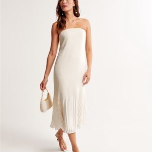 Abercrombie strapless pleat release midi dress. No straps.
